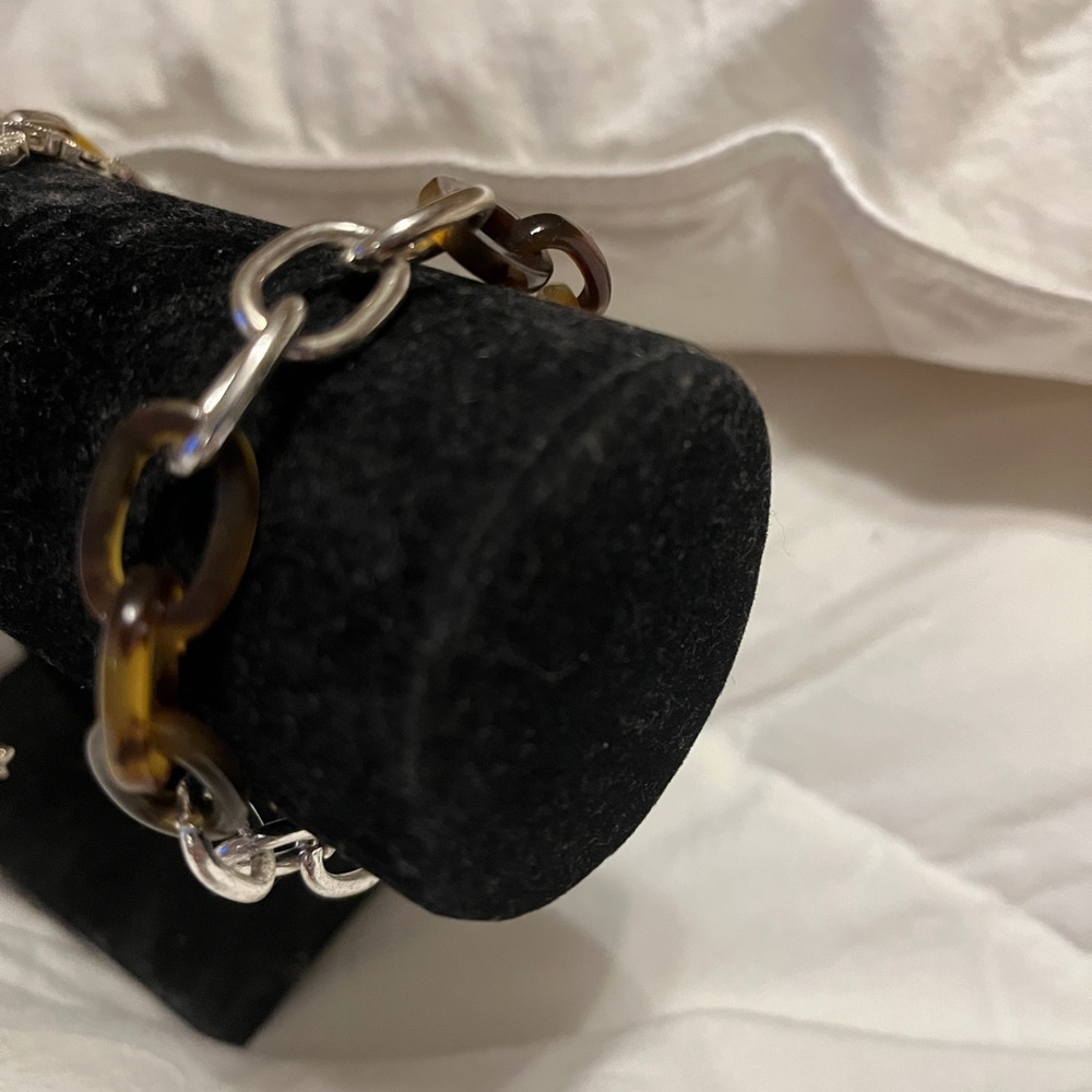 Silver bracelet with tiger eye stones